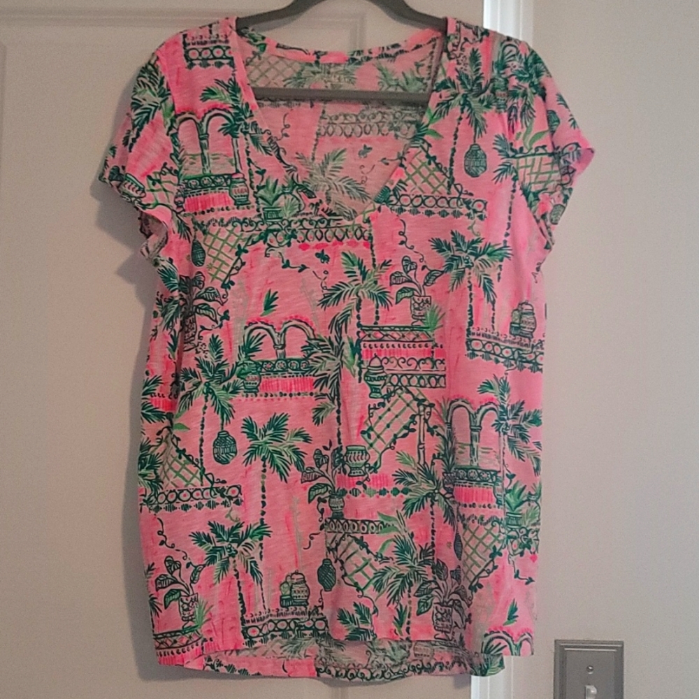 Lily pulitzer etta v neck tee